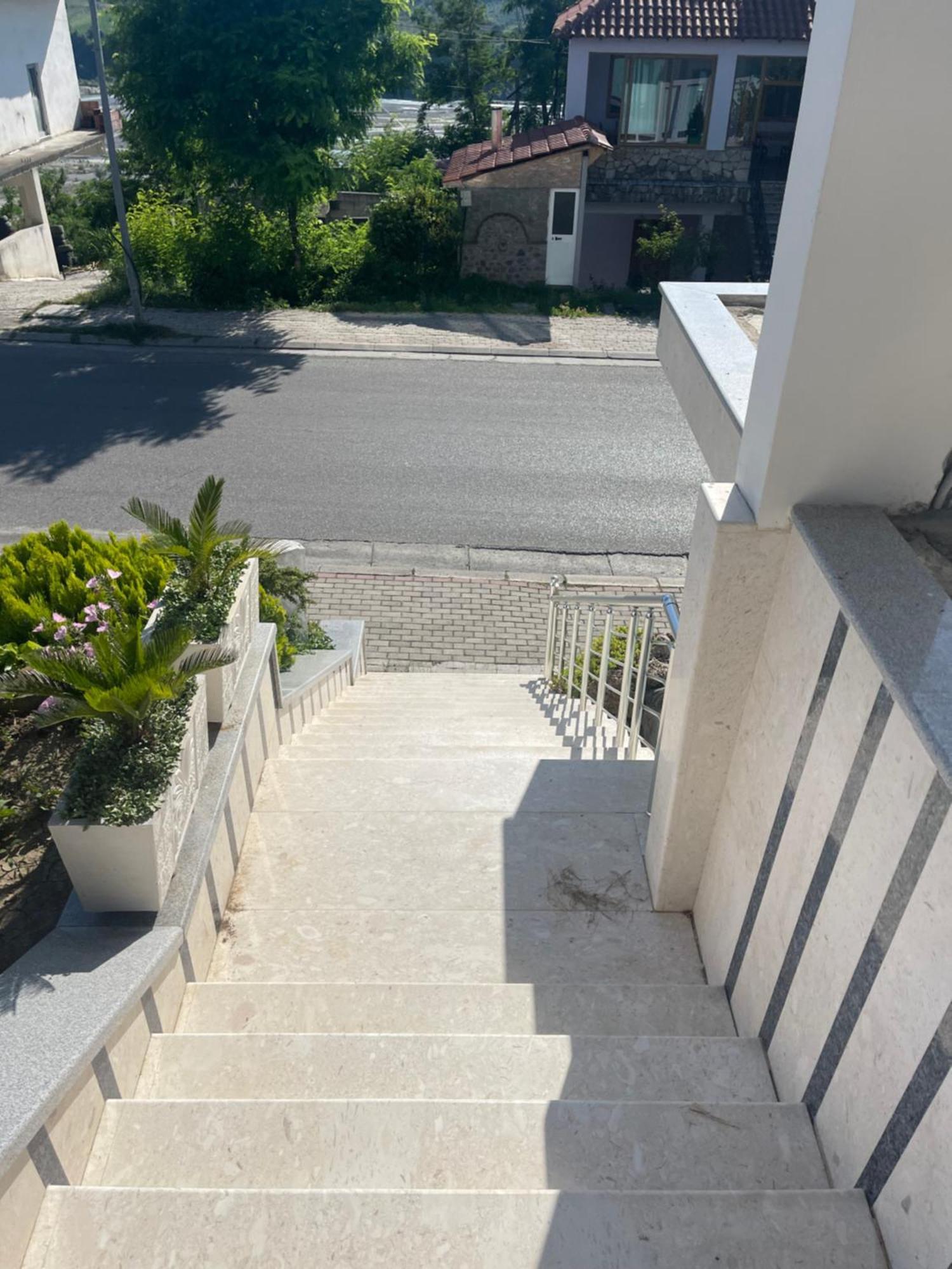 Hotel Latifi Gramsh Exterior photo