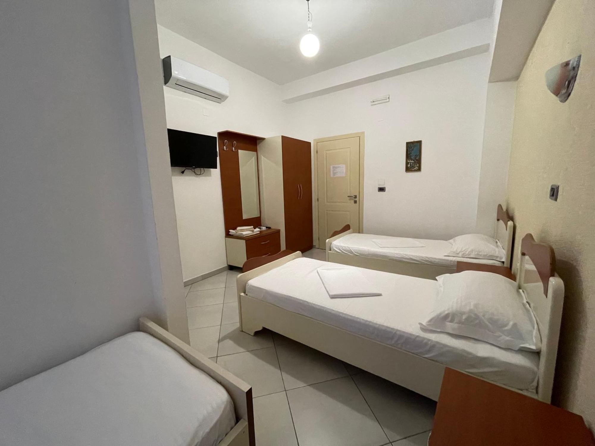 Hotel Latifi Gramsh Exterior photo
