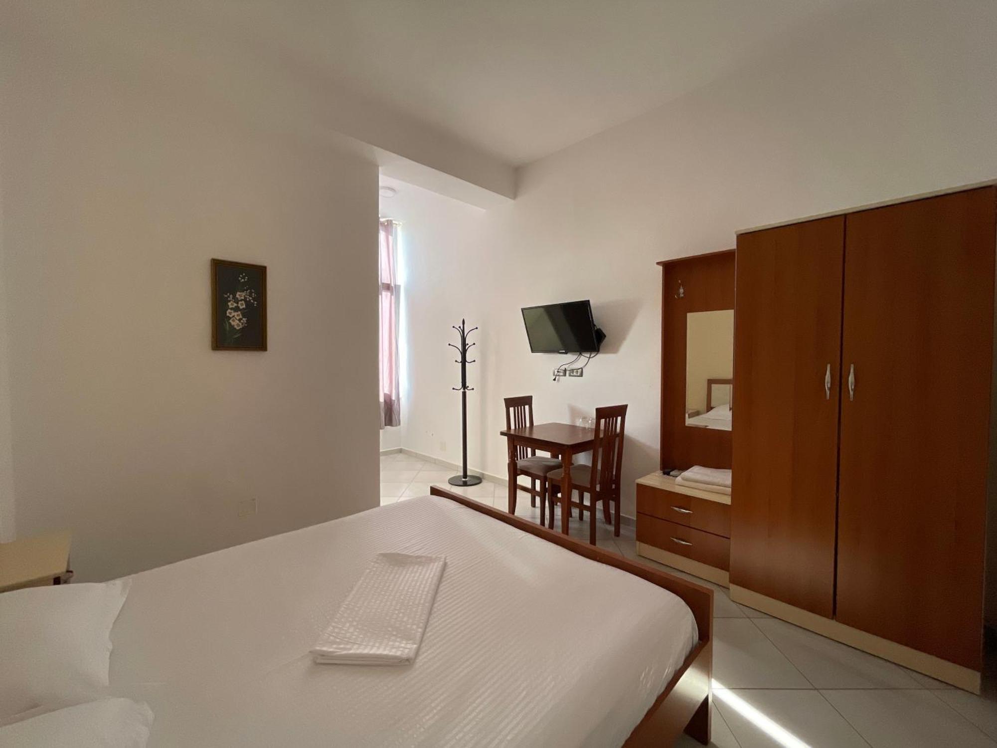 Hotel Latifi Gramsh Exterior photo