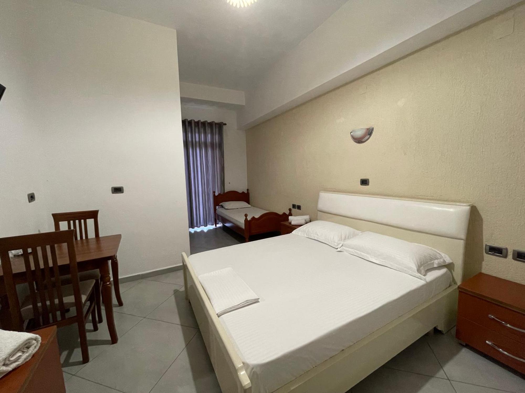 Hotel Latifi Gramsh Exterior photo