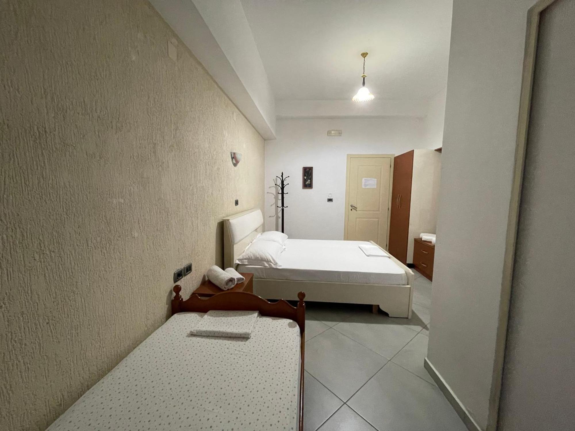 Hotel Latifi Gramsh Exterior photo