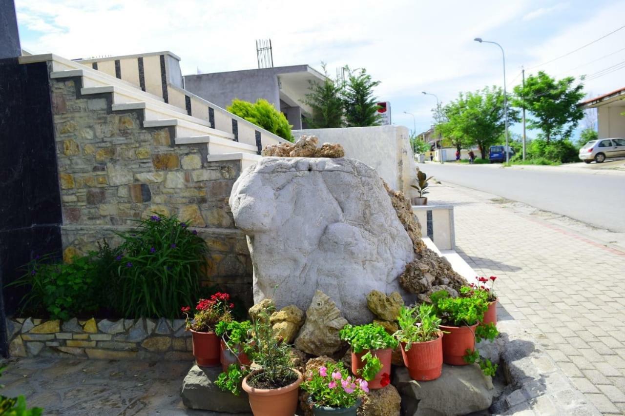 Hotel Latifi Gramsh Exterior photo